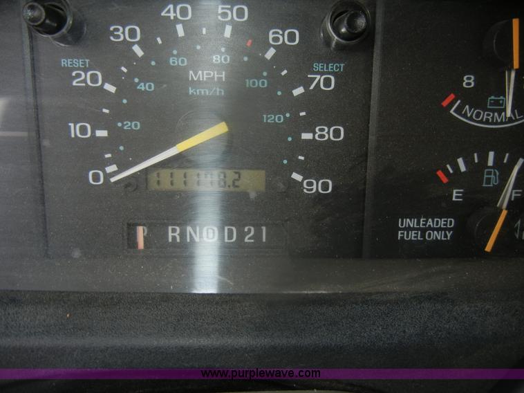 image for item D4550 1995 Ford Aerostar XLT van