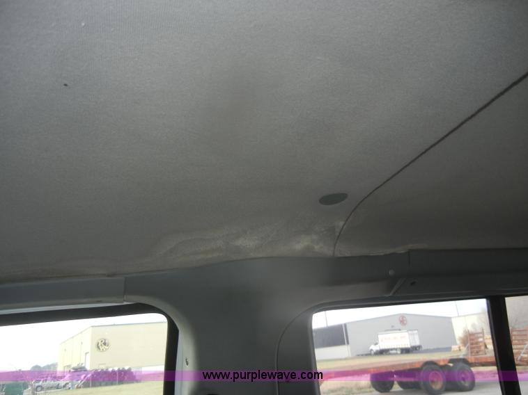 image for item D4550 1995 Ford Aerostar XLT van