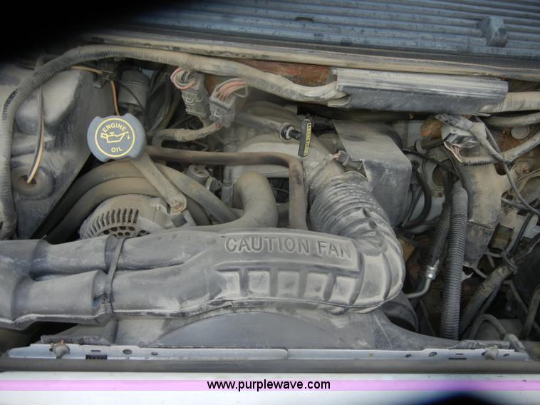 image for item D4550 1995 Ford Aerostar XLT van