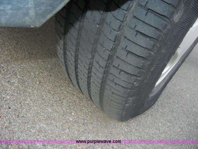 image for item D4550 1995 Ford Aerostar XLT van