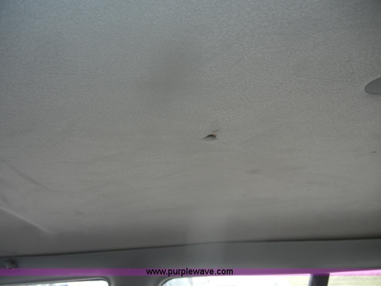 image for item D4550 1995 Ford Aerostar XLT van