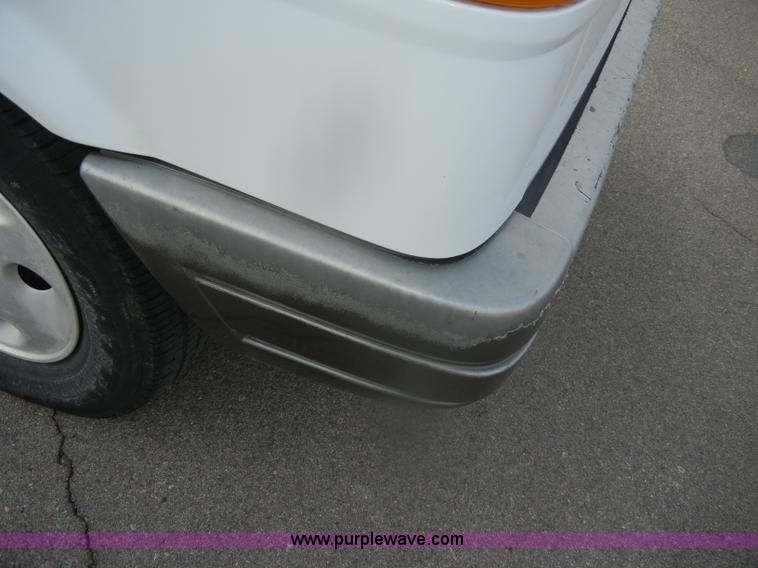 image for item D4550 1995 Ford Aerostar XLT van