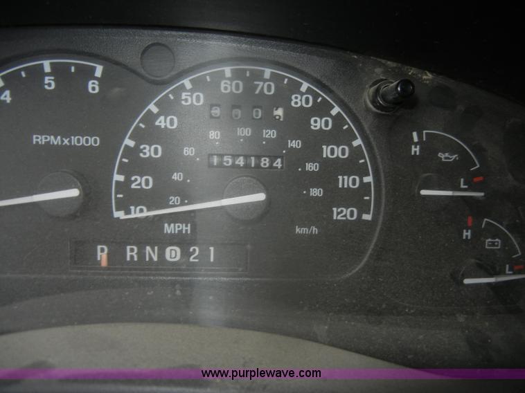 image for item D4551 2000 Ford Explorer XL SUV