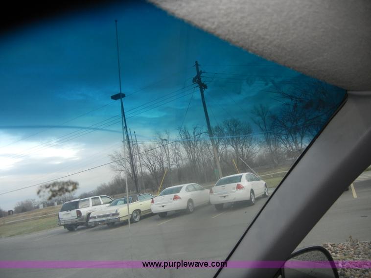 image for item D4551 2000 Ford Explorer XL SUV