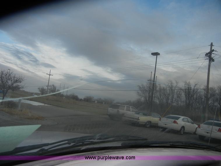 image for item D4551 2000 Ford Explorer XL SUV