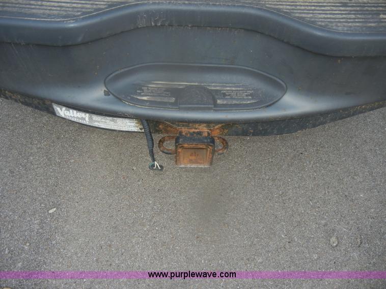 image for item D4551 2000 Ford Explorer XL SUV