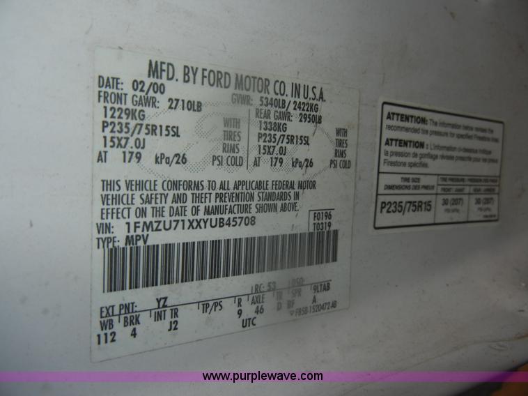 image for item D4551 2000 Ford Explorer XL SUV