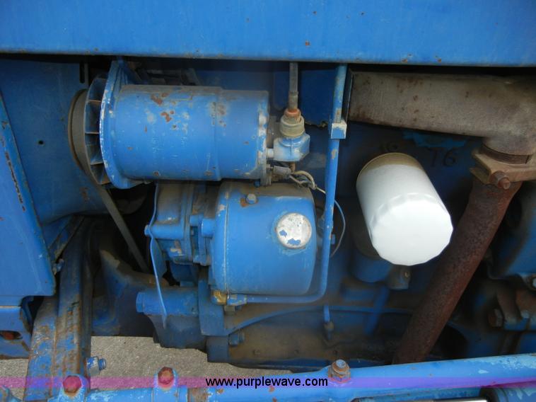 image for item D4552 1974 Ford 3000 tractor