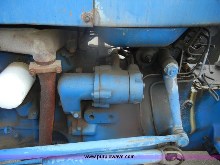 image for item D4552 1974 Ford 3000 tractor