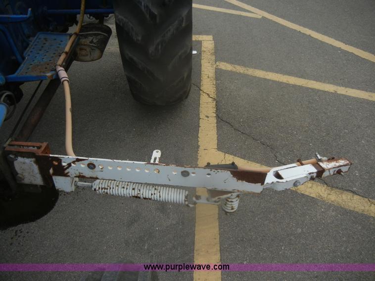 image for item D4552 1974 Ford 3000 tractor