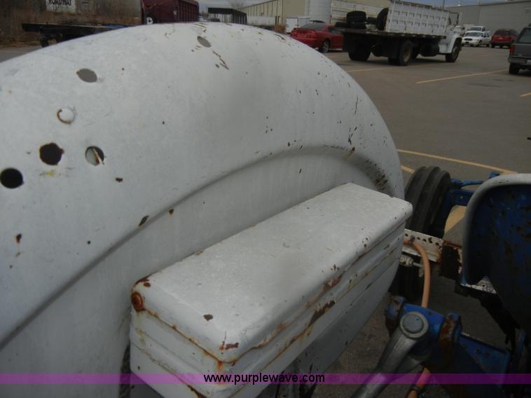 image for item D4552 1974 Ford 3000 tractor