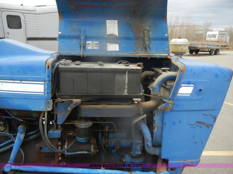 image for item D4552 1974 Ford 3000 tractor