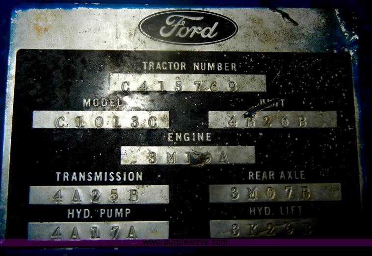 image for item D4552 1974 Ford 3000 tractor