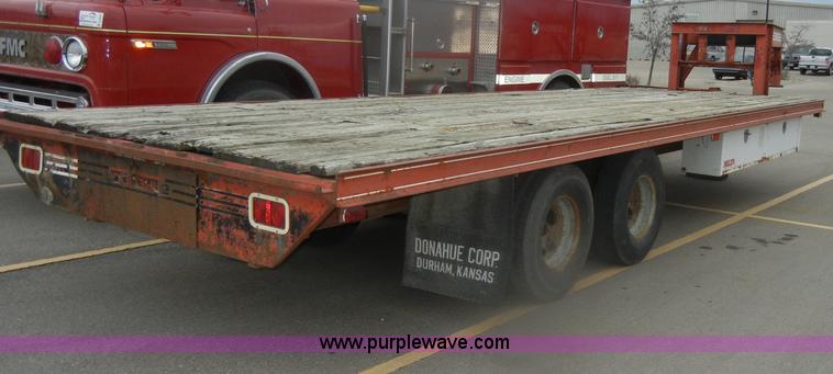 image for item D4553 1990 Donahue HF24T gooseneck tandem axle trailer