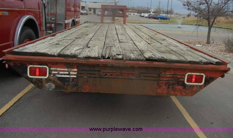 image for item D4553 1990 Donahue HF24T gooseneck tandem axle trailer
