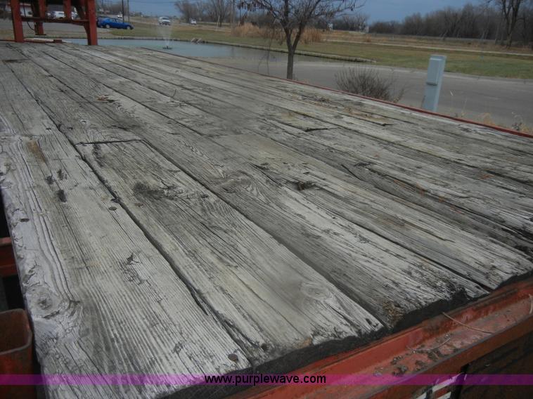 image for item D4553 1990 Donahue HF24T gooseneck tandem axle trailer