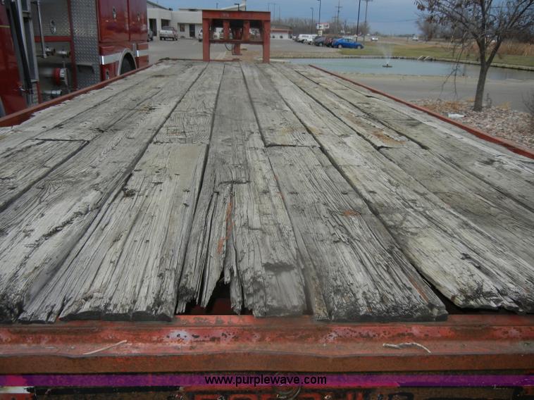 image for item D4553 1990 Donahue HF24T gooseneck tandem axle trailer