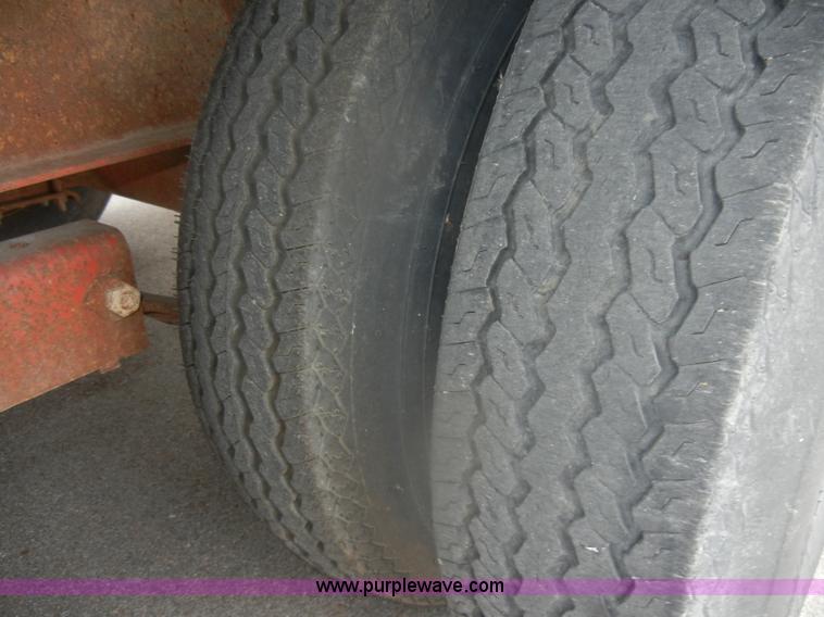 image for item D4553 1990 Donahue HF24T gooseneck tandem axle trailer