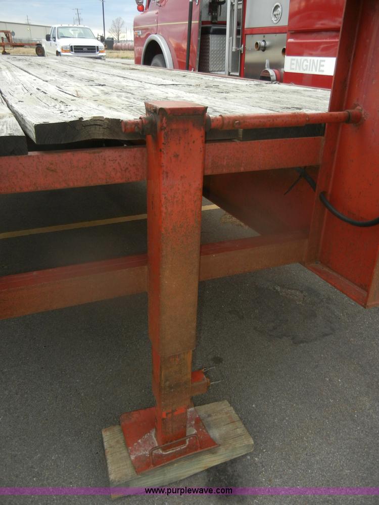 image for item D4553 1990 Donahue HF24T gooseneck tandem axle trailer