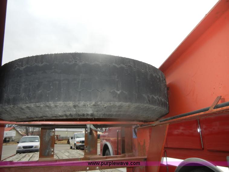 image for item D4553 1990 Donahue HF24T gooseneck tandem axle trailer