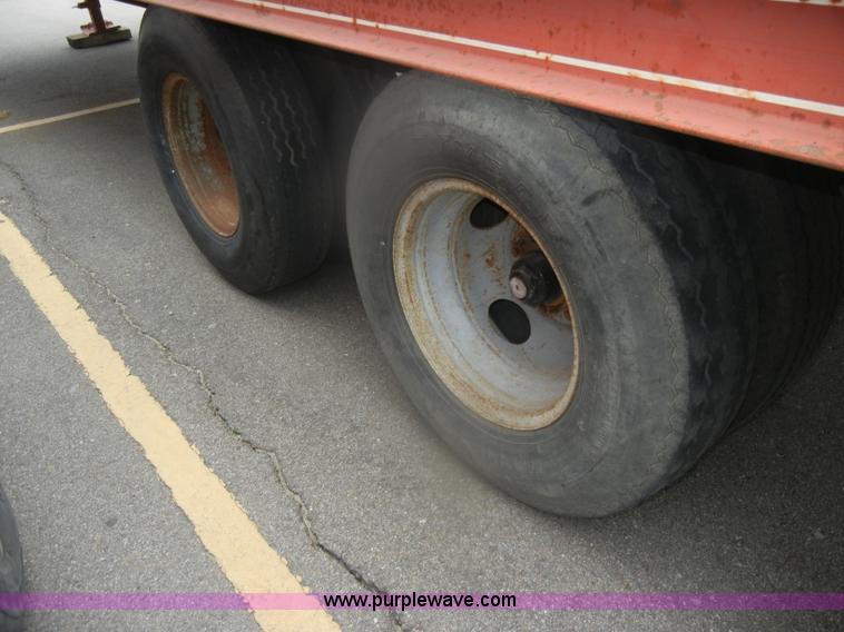image for item D4553 1990 Donahue HF24T gooseneck tandem axle trailer