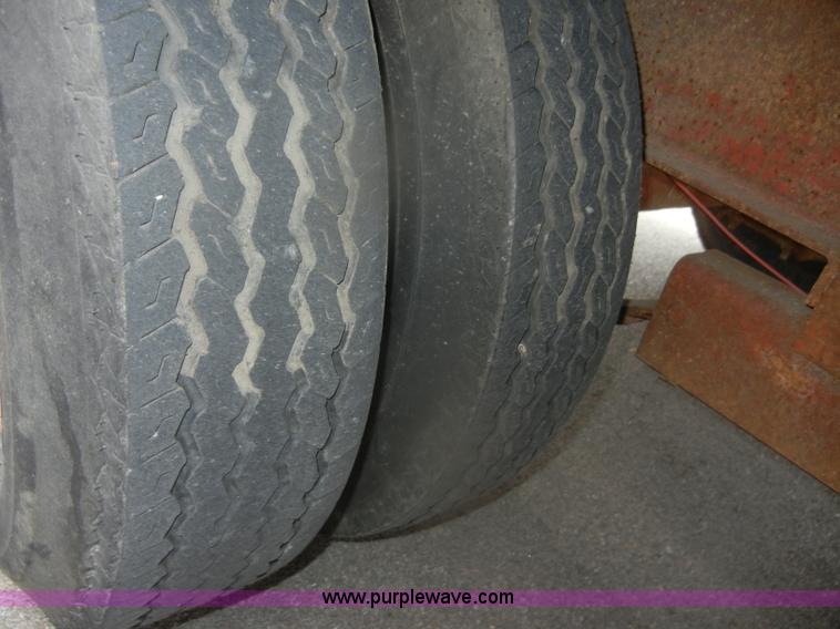 image for item D4553 1990 Donahue HF24T gooseneck tandem axle trailer