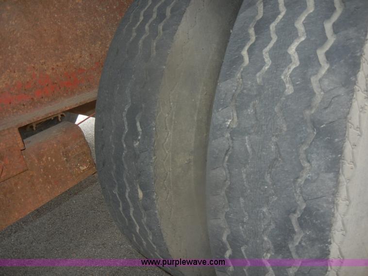 image for item D4553 1990 Donahue HF24T gooseneck tandem axle trailer