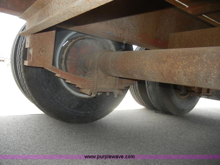 image for item D4553 1990 Donahue HF24T gooseneck tandem axle trailer