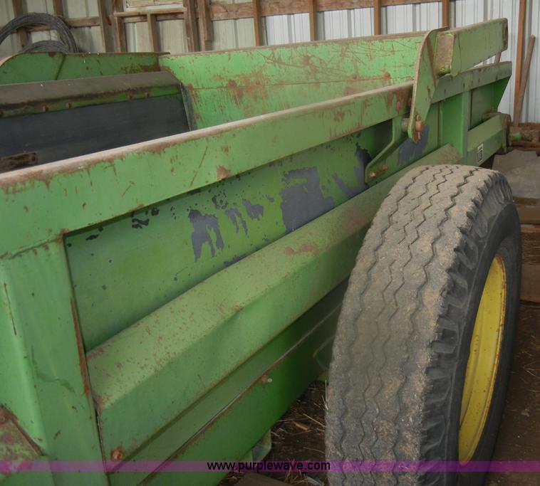 image for item D4676 John Deere 450 Hydra-Push manure spreader