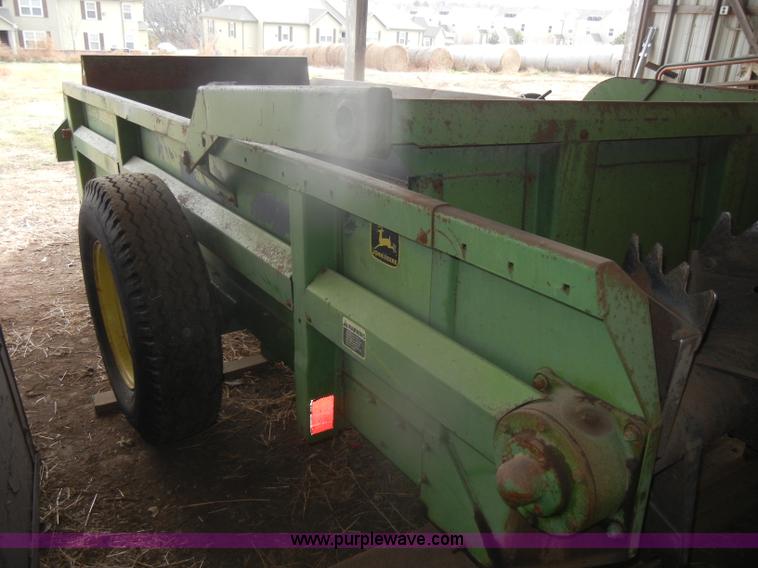image for item D4676 John Deere 450 Hydra-Push manure spreader