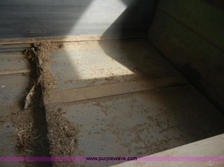 image for item D4676 John Deere 450 Hydra-Push manure spreader