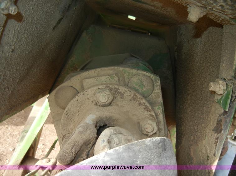 image for item D4676 John Deere 450 Hydra-Push manure spreader