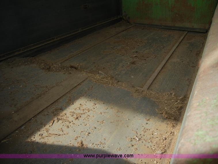 image for item D4676 John Deere 450 Hydra-Push manure spreader