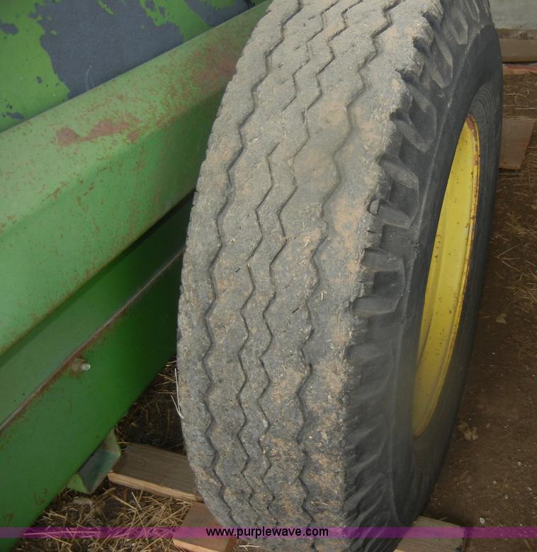 image for item D4676 John Deere 450 Hydra-Push manure spreader