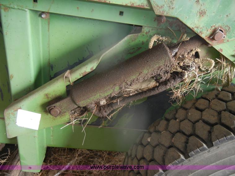 image for item D4676 John Deere 450 Hydra-Push manure spreader