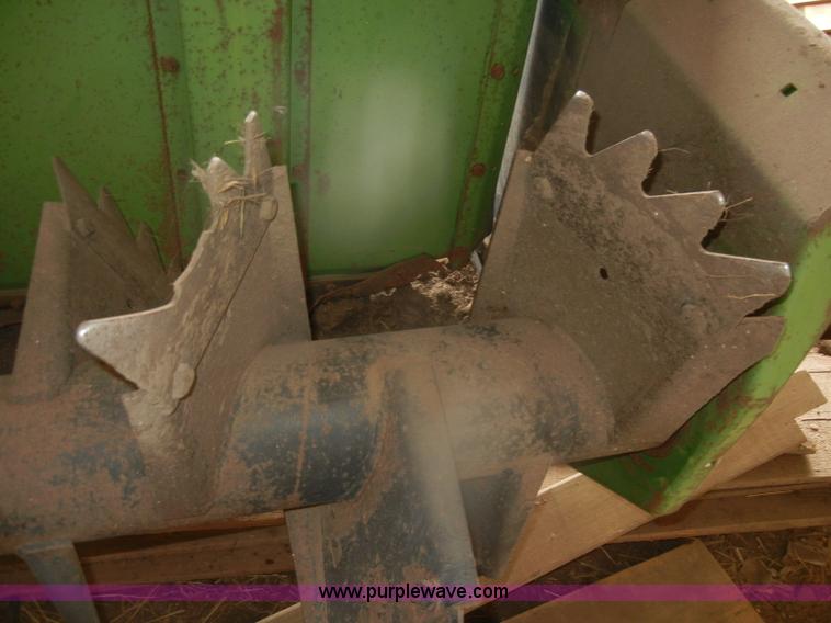 image for item D4676 John Deere 450 Hydra-Push manure spreader