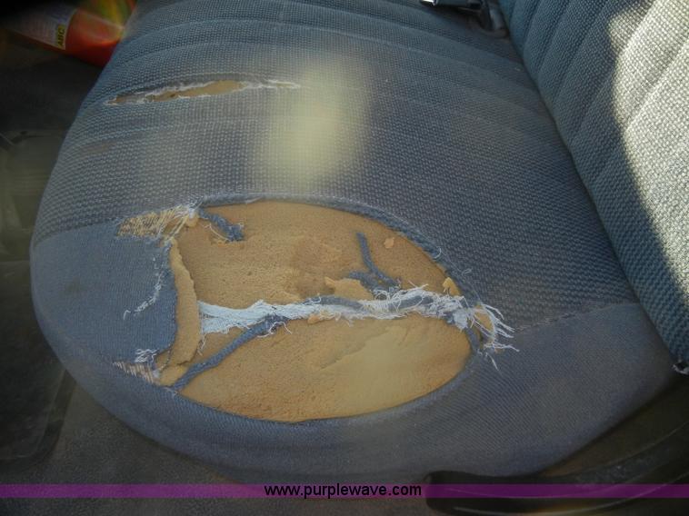 image for item D4686 1993 Ford F150 XL pickup truck