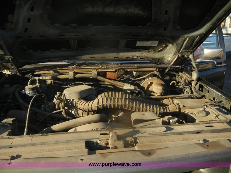 image for item D4686 1993 Ford F150 XL pickup truck