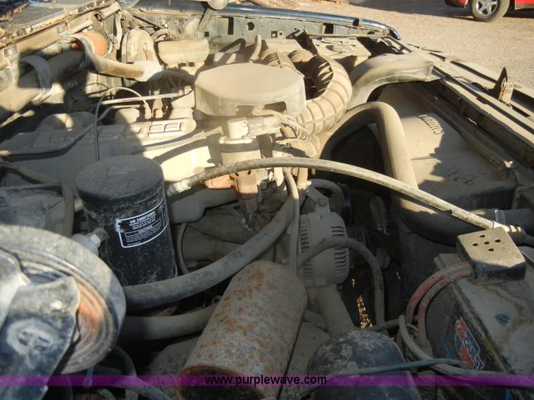 image for item D4686 1993 Ford F150 XL pickup truck