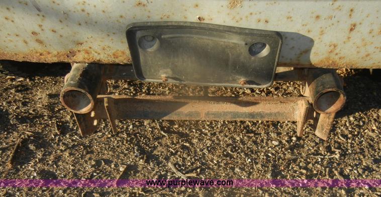 image for item D4686 1993 Ford F150 XL pickup truck