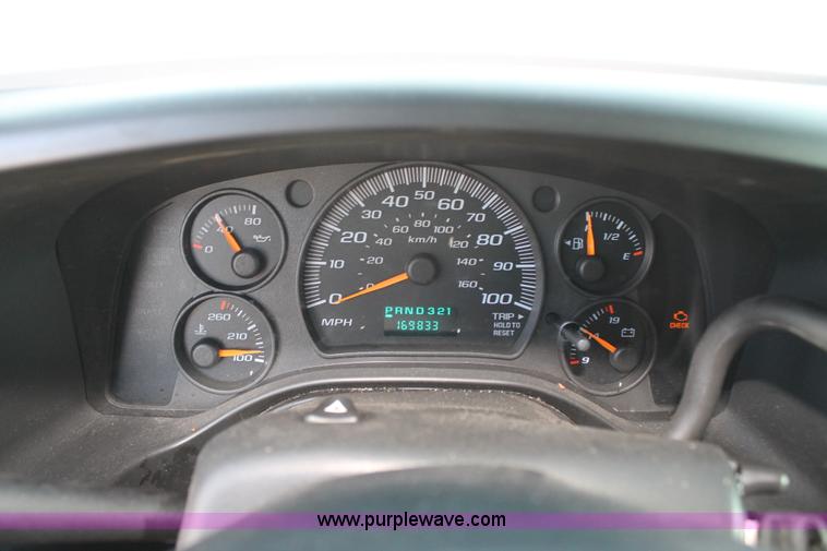 image for item E4312 2004 Chevrolet Express 1500 van