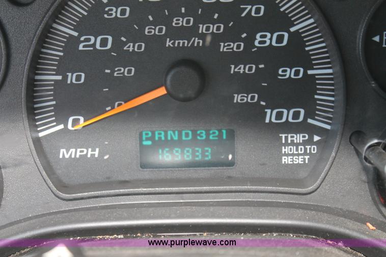 image for item E4312 2004 Chevrolet Express 1500 van