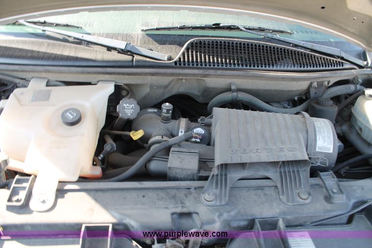 image for item E4312 2004 Chevrolet Express 1500 van