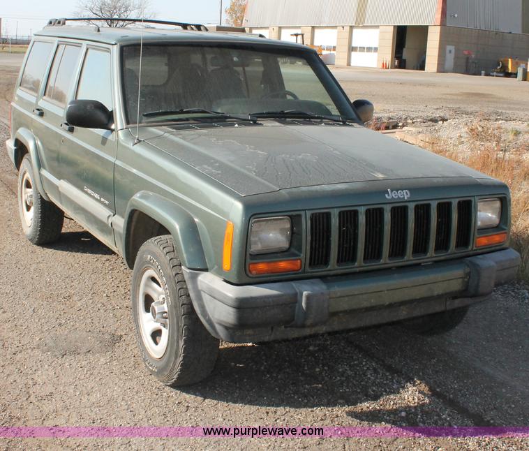 image for item E4313 2000 Jeep Cherokee Sport SUV