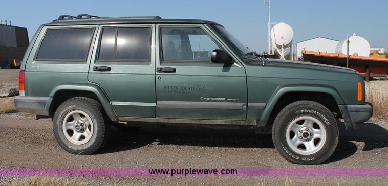 image for item E4313 2000 Jeep Cherokee Sport SUV