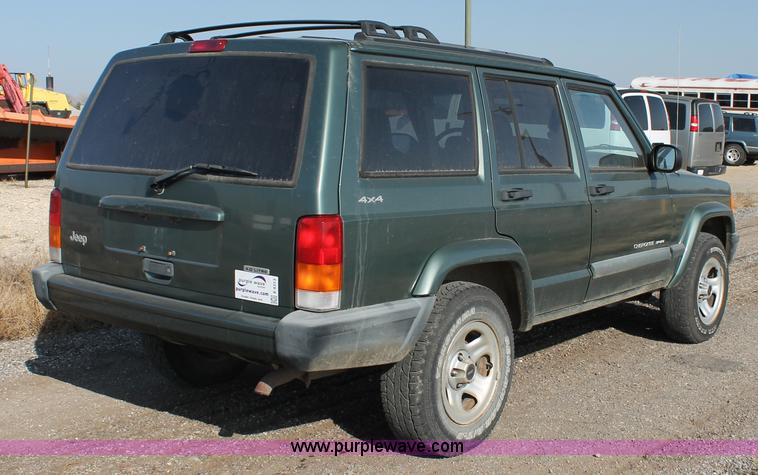 image for item E4313 2000 Jeep Cherokee Sport SUV