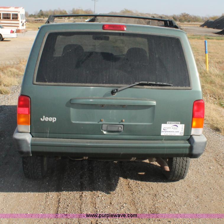 image for item E4313 2000 Jeep Cherokee Sport SUV