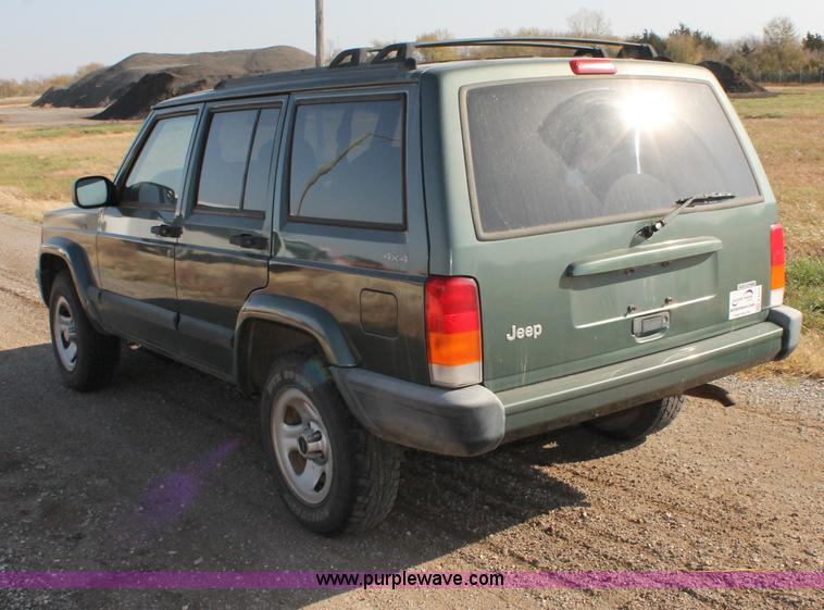 image for item E4313 2000 Jeep Cherokee Sport SUV