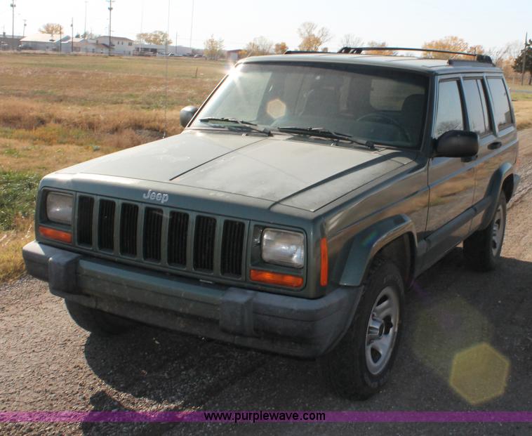 image for item E4313 2000 Jeep Cherokee Sport SUV