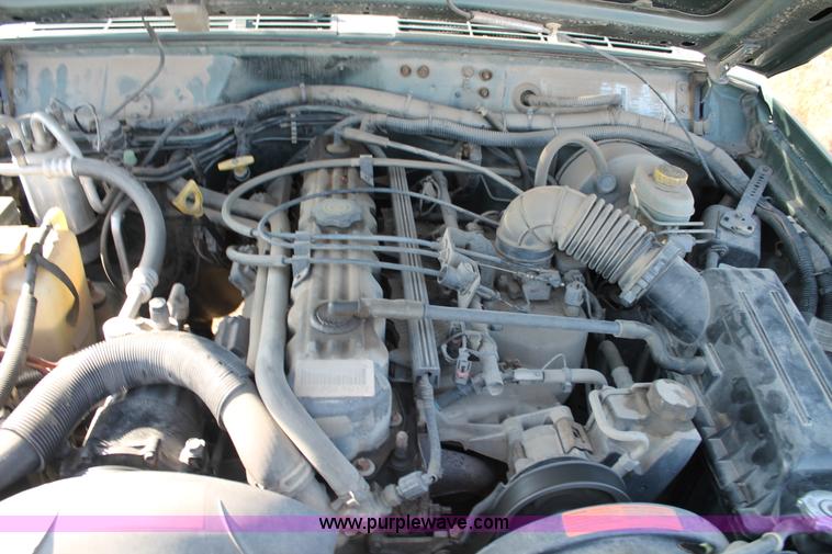 image for item E4313 2000 Jeep Cherokee Sport SUV